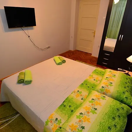 Apartment Colorful Life Split